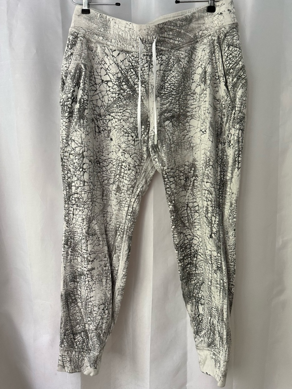 Lululemon Warm Down 7/8 Joggers Size 12 Marble Crackle Print Athlesiure